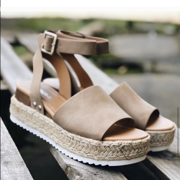 HP”Emilia” Tan Faux Leather Espadrille Platforms! - Picture 8 of 8